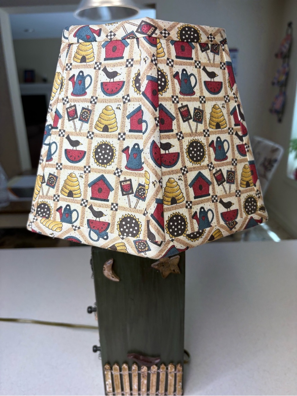 Primitive-Style Country Lamp With Patterned Lamp Shade - Picture 4 of 10